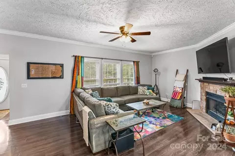 207 Sienna Dr, Hickory, NC 28601 photo 8