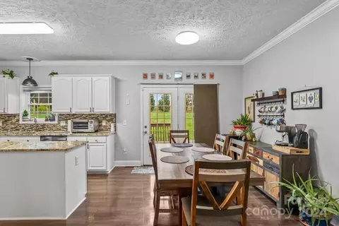 207 Sienna Dr, Hickory, NC 28601 photo 5