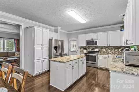 207 Sienna Dr, Hickory, NC 28601 photo 7