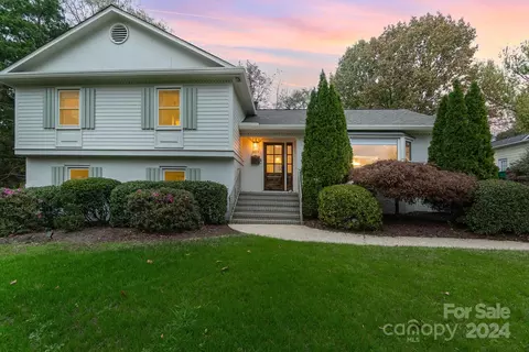 3925 Riverbend Rd, Charlotte, NC 28210