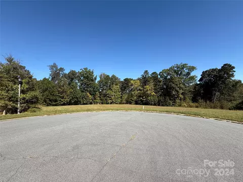 409 Walnut Crest Ne Ct NE, Concord, NC 28025 photo 2
