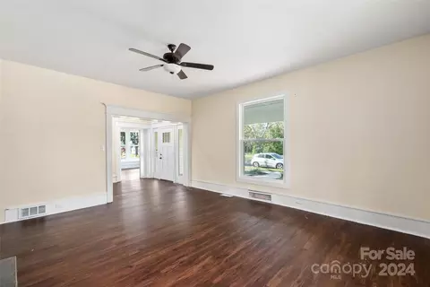 305 Elm St, Lancaster, SC 29720 photo 9