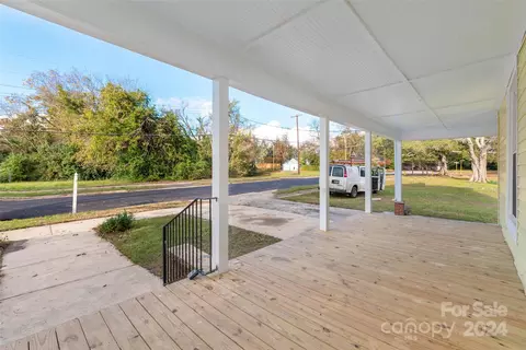 305 Elm St, Lancaster, SC 29720 photo 5