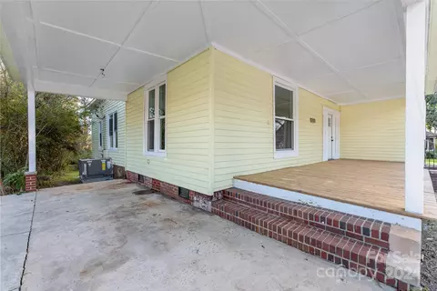 305 Elm St, Lancaster, SC 29720 photo 3