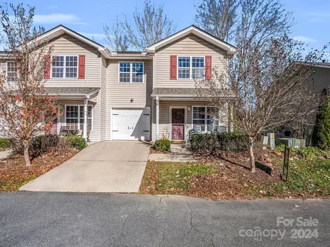 100 Creekside Dr, Brevard, NC 28712