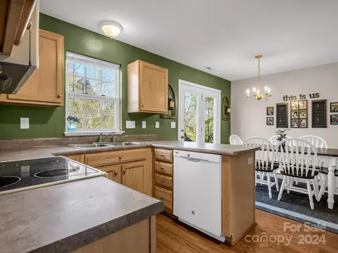 Kitchen - 100 Creekside Dr, Brevard, NC 28712 photo 3 of 3