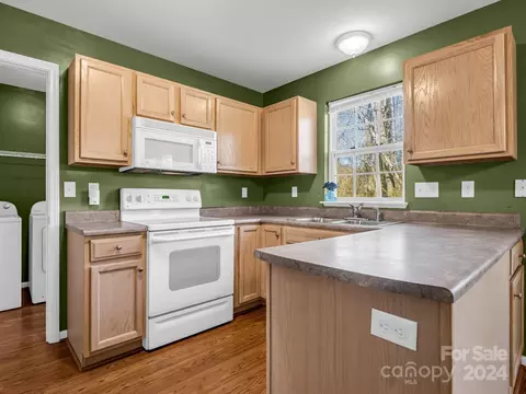 Kitchen - 100 Creekside Dr, Brevard, NC 28712 photo 2 of 3