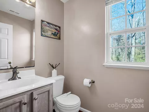 Bath - 100 Creekside Dr, Brevard, NC 28712 photo 1 of 3
