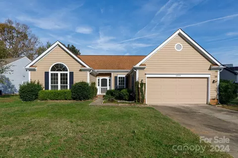 12319 Jacquelyn Ct, Charlotte, NC 28273