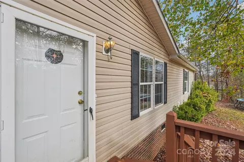 109 Gemstone Dr, Statesville, NC 28625