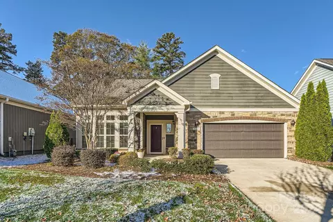 8235 Parknoll Dr, Huntersville, NC 28078