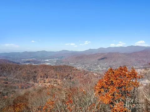 99999 Mountain Lily Ridge Dr, Swannanoa, NC 28778