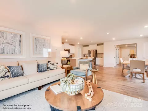 Living - 2452 Trollinger Dr, Catawba, NC 28609 photo 1 of 2