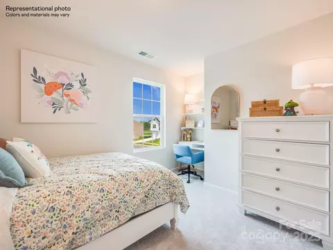 Bedroom - 2452 Trollinger Dr, Catawba, NC 28609 photo 7 of 8