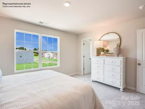 Bedroom - 2452 Trollinger Dr, Catawba, NC 28609 photo 6 of 8