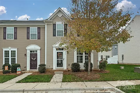 2832 Sand Cove Ct, Denver, NC 28037