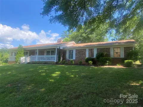 1126 Watermill Rd, Morganton, NC 28655