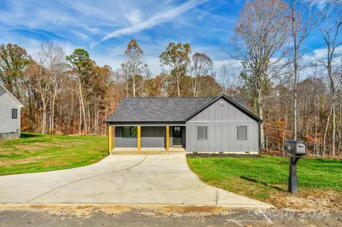831 Limerick Dr, Dallas, NC 28034