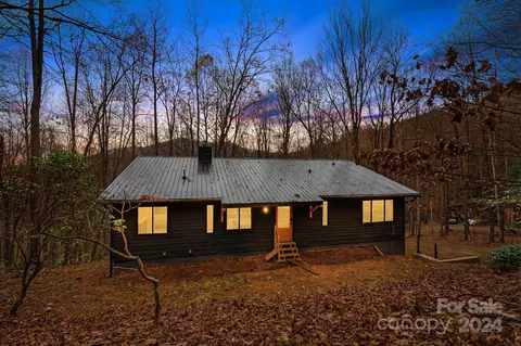 10 Dove Trl, Candler, NC 28715