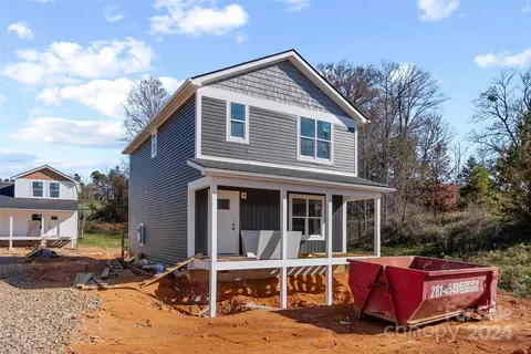 211 Sycamore Farm Rd, Leicester, NC 28748