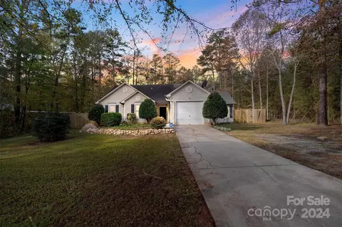 2306 Morningside Dr, Lancaster, SC 29720