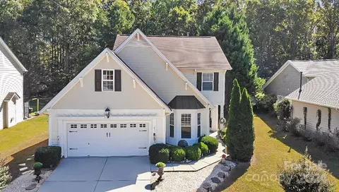 684 Goldflower Dr, Rock Hill, SC 29732