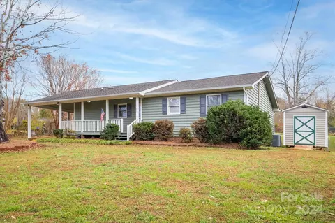 105 Pinto Ln, Morganton, NC 28655