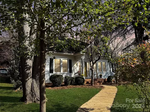 42 Viewpoint Dr, Marion, NC 28752 photo 4