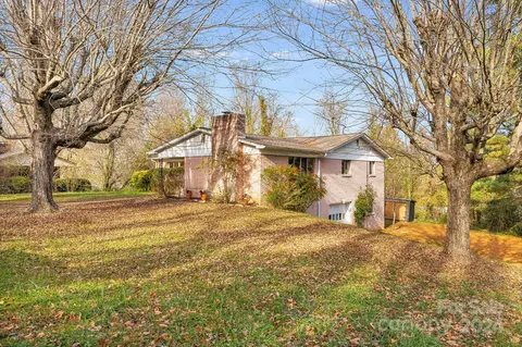 204 Providence Rd, Asheville, NC 28806