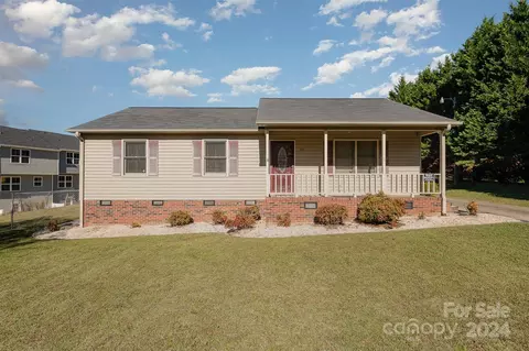 1442 Rainbow Dr, Kannapolis, NC 28081