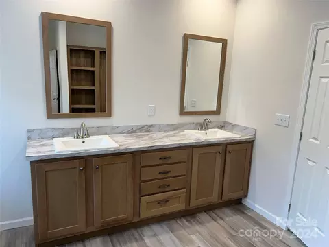 Bath - 568 Drumstand Rd, Stony Point, NC 28678 photo 2 of 5