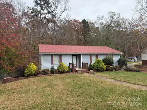 1134 Jennifer Ln, Cherryville, NC 28021