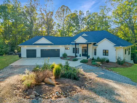 1524 Moss Creek Ln, Iron Station, NC 28080