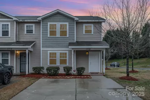 1708 Holliford Ct, Charlotte, NC 28215