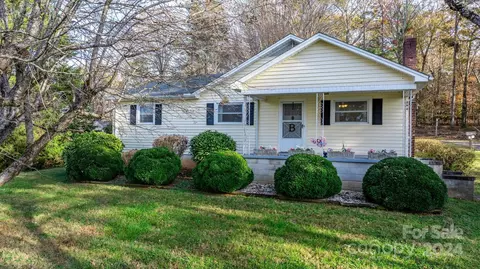 Exterior - 202 Drexel Rd, Morganton, NC 28655 photo 2 of 6