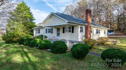 202 Drexel Rd, Morganton, NC 28655