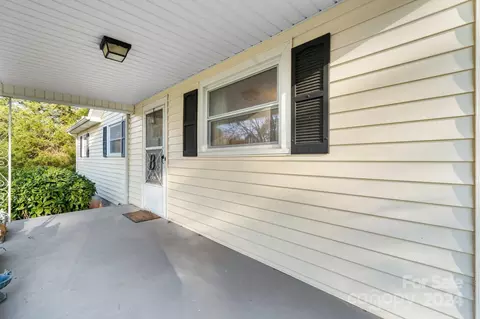 Exterior - 202 Drexel Rd, Morganton, NC 28655 photo 3 of 6