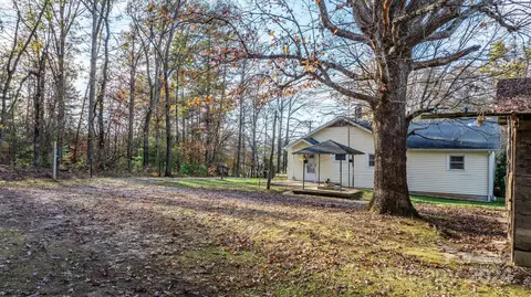 Exterior - 202 Drexel Rd, Morganton, NC 28655 photo 5 of 6