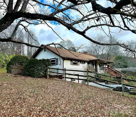 106 Kerlee St, Black Mountain, NC 28711