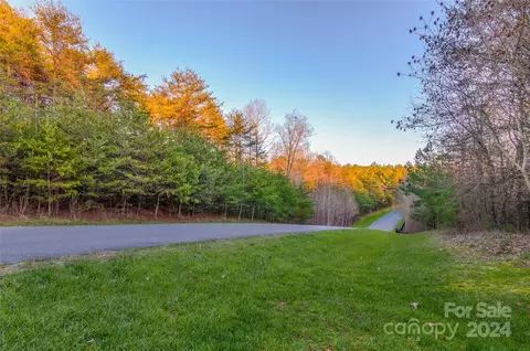 493 Whisper Lake Dr, New London, NC 28127