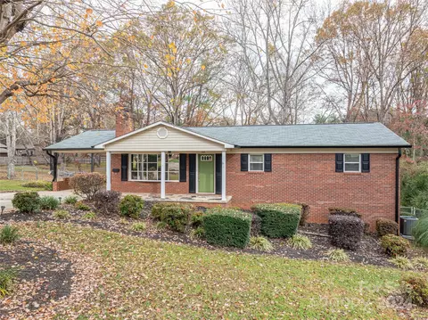 352 Birch Circle Dr, Hudson, NC 28638