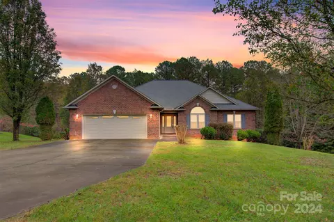 5358 Beacon Ridge Dr, Granite Falls, NC 28630