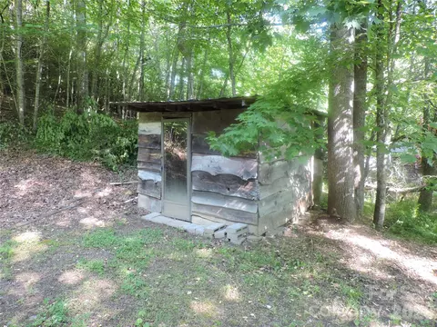 Exterior - 2271 Gouges Creek Rd, Spruce Pine, NC 28777 photo 5 of 14