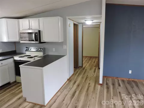 Entry Way - 2271 Gouges Creek Rd, Spruce Pine, NC 28777 photo 1 of 1