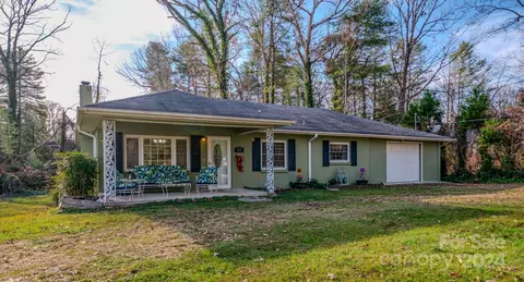 111 Timberland Dr, Hendersonville, NC 28792