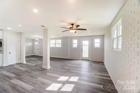Living - 2677 Mcilwain Rd, Lancaster, SC 29720 photo 6 of 7