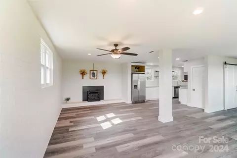 Living - 2677 Mcilwain Rd, Lancaster, SC 29720 photo 4 of 7