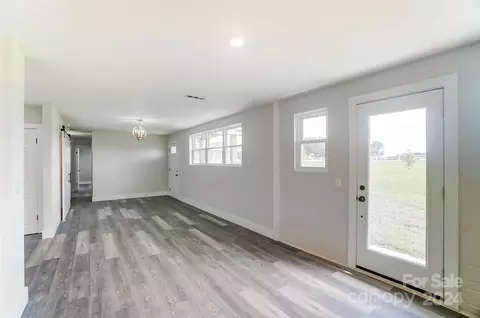 Living - 2677 Mcilwain Rd, Lancaster, SC 29720 photo 5 of 7