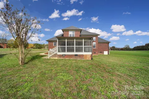 Exterior - 2011 Saye Brook Dr, Monroe, NC 28112 photo 4 of 4