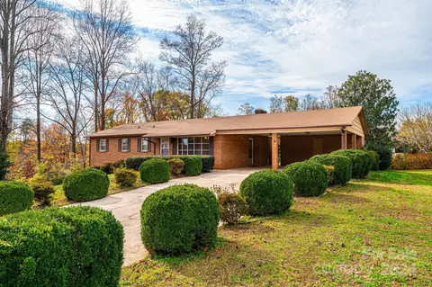8 Finn St, Granite Falls, NC 28630